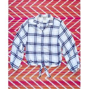 ***SOLD***🤍🖤American Eagle🖤🤍 ☆ Shirt ☆